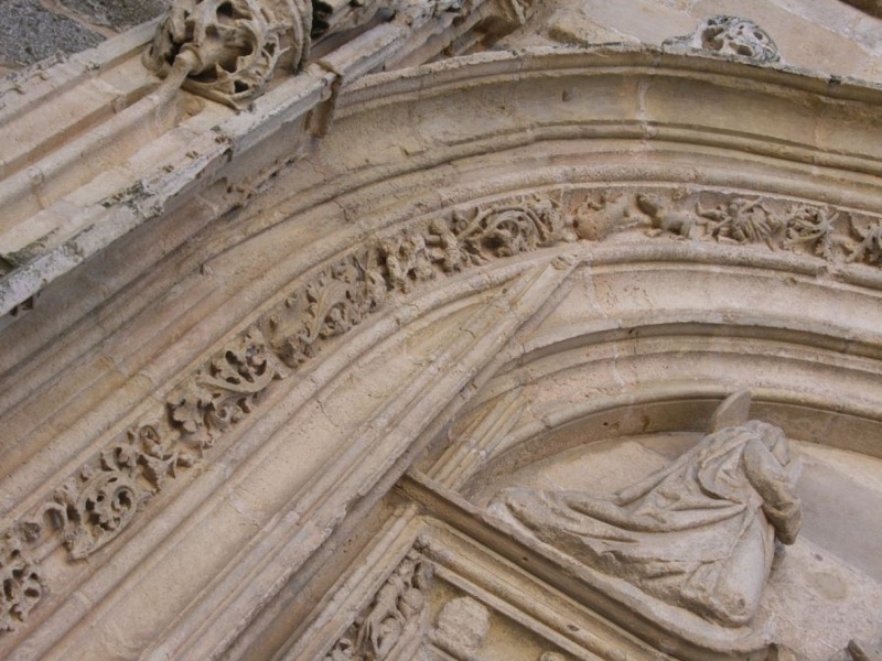 File:Colmenar Viejo Portada Norte Cerdo.jpg